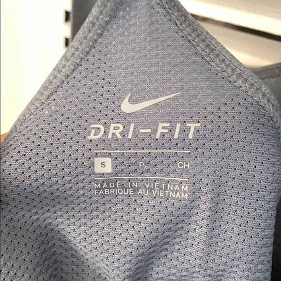 Nike dri fit tank - Picture 4 of 4